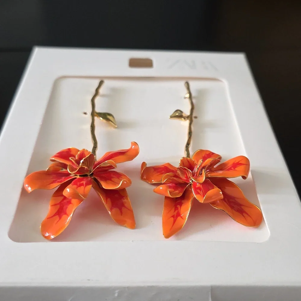 ZARA Stem Flower Earrings - Picture 7 of 15